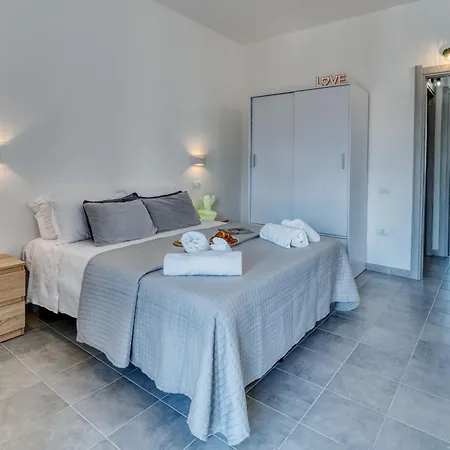 Semesterbostad Izzhome Cozy Sunflowers Pula